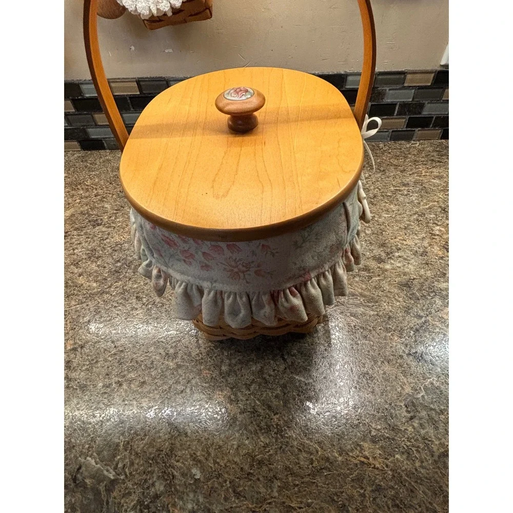 Longaberger 2001 Handwoven Basket with Lid Floral Liner and To Mom With Love Tag
